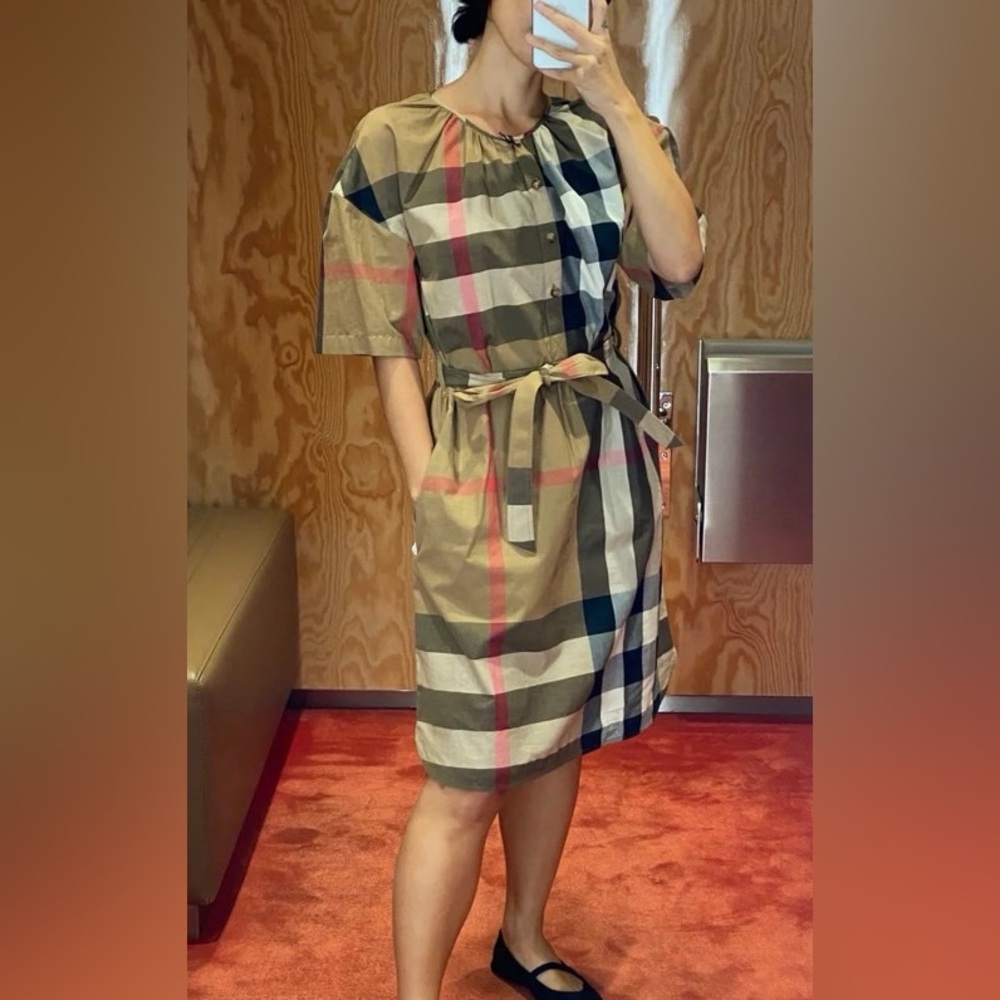 Burberry Tan and Brown mid length women Dress Short Sleeve Crew Neck - Picture 6 of 11